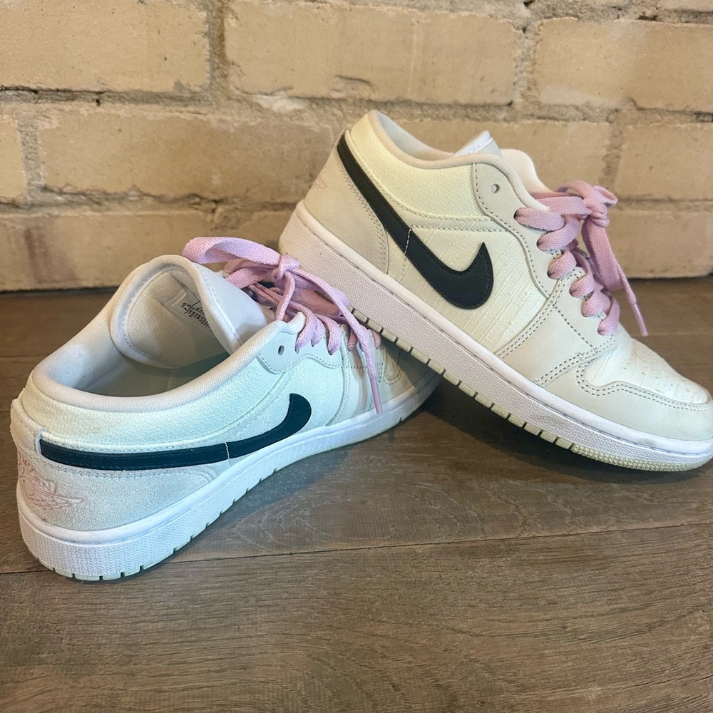 Women’s Air Jordan 1 Low Sneakers